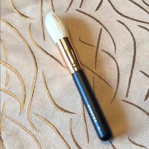 Morphe R1 Deluxe Pointed Powder Brush